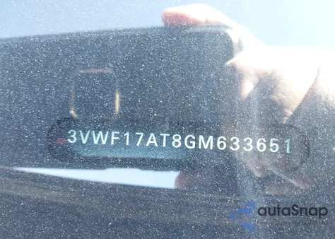 2016 Volkswagen Beetle 1.8T Classic z USA, uszkodzony, nr VIN 3VWF17AT8GM633651